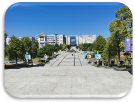 说明: 建筑前的广场描述已自动生成