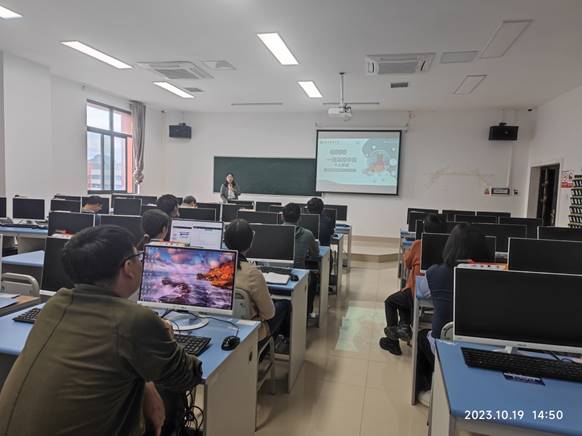 说明: \\2012-20160518dr\学院办公室2017—2020\会议照片和资料\2023年照片\2023.10.19 bw必威西汉姆联2023年教师成长发展互助平台培训\IMG_20231019_145040.jpg